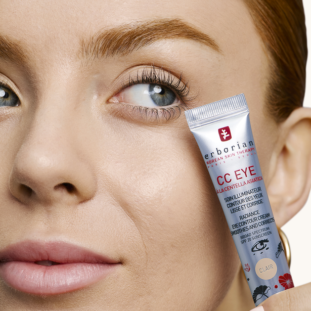 CC Eye: tratamiento iluminador